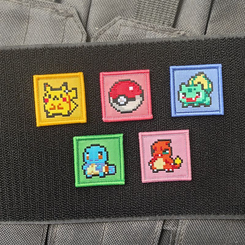 Pokeball Cosplay Prop - Naszywki pikselowe z motywami Pokemonów: Pikachu,